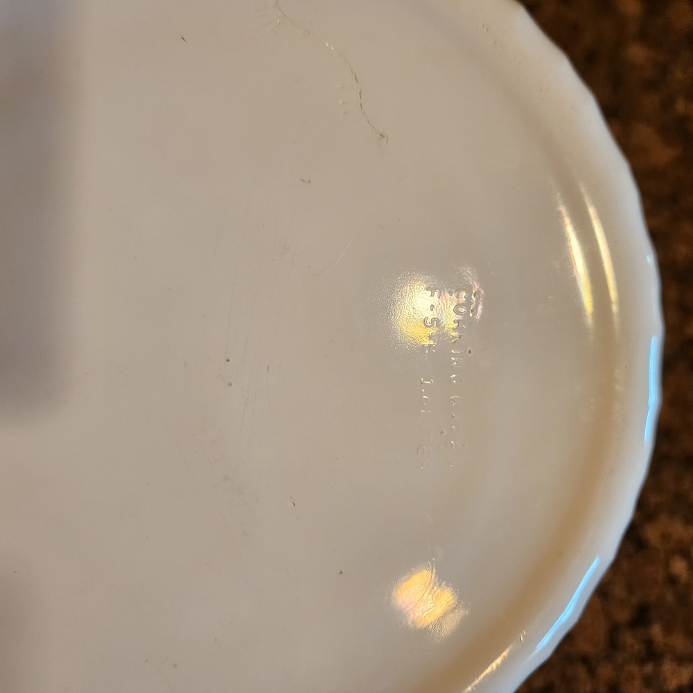 Corning Ware Round Casserole Dish W Glass Lid, F-5-B - Picture 2 of 5